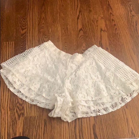 LF lace shorts - Picture 2 of 3